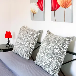 https://casa-vacanze-gialla.taorminaitalyhotels.com